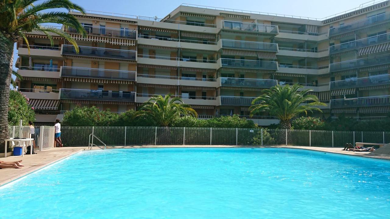 Frejus Plage, Appartement Entier , Piscine,Parking,Plage A 200M Exterior photo